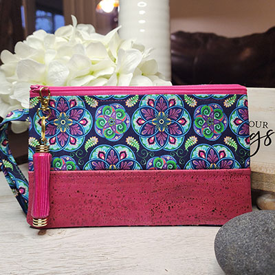 in the hoop zipper pouch with top zipper